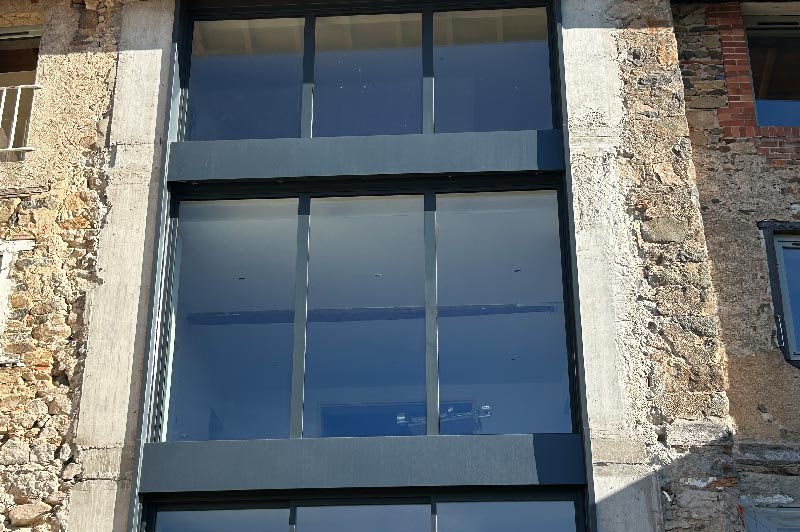 Menuiserie extérieure en aluminium réalisée par VR MENUISERIE